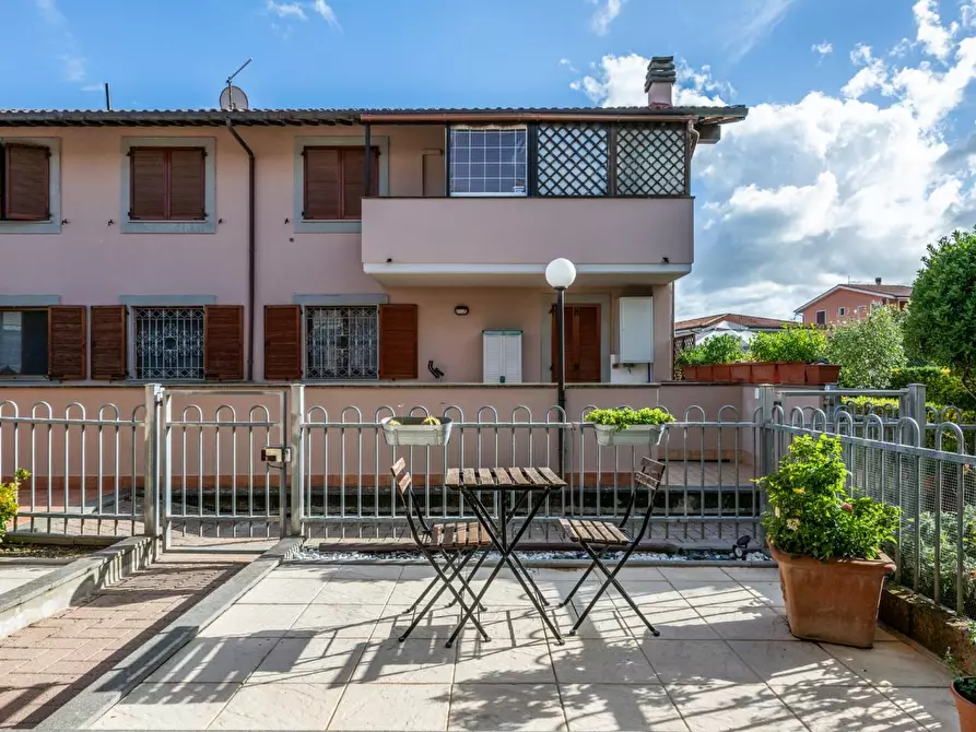 Immagine 36 di Appartamento in vendita  a Bientina