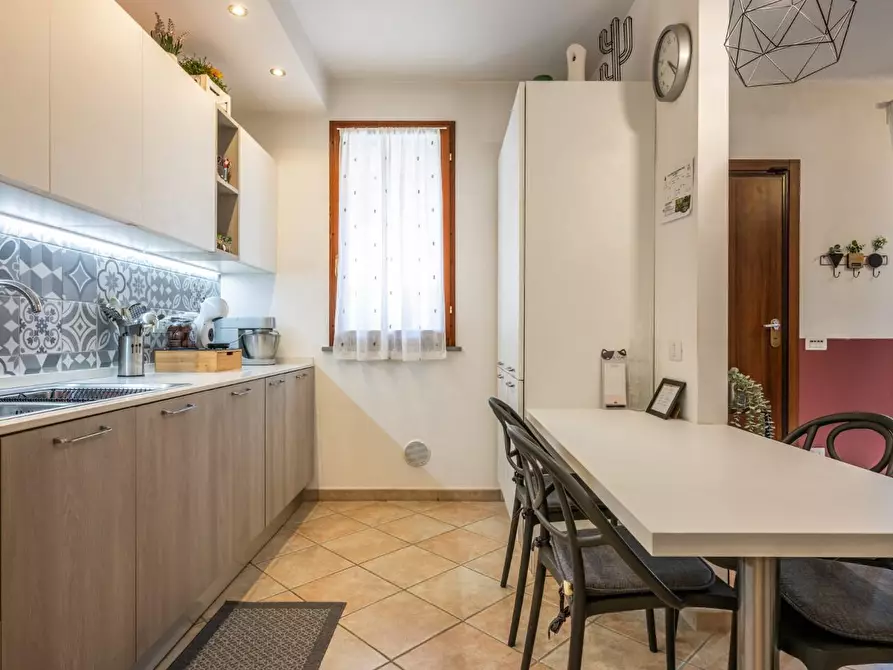 Immagine 10 di Appartamento in vendita  a Bientina