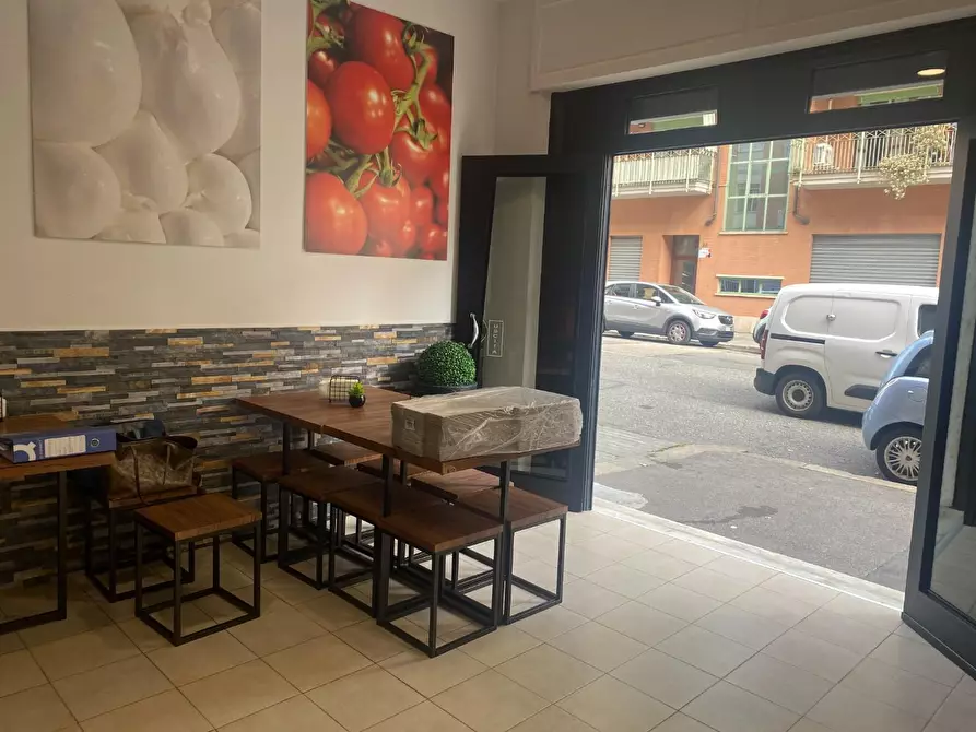 Immagine 4 di Attività commerciale in vendita  a Torino