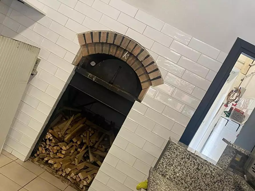 Immagine 2 di Attività commerciale in vendita  a Torino