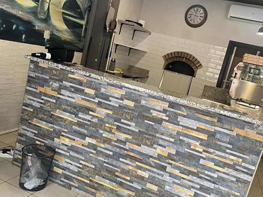 Immagine 3 di Attività commerciale in vendita  a Torino