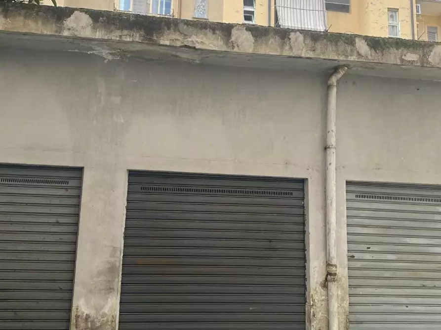 Immagine 15 di Attività commerciale in vendita  a Torino