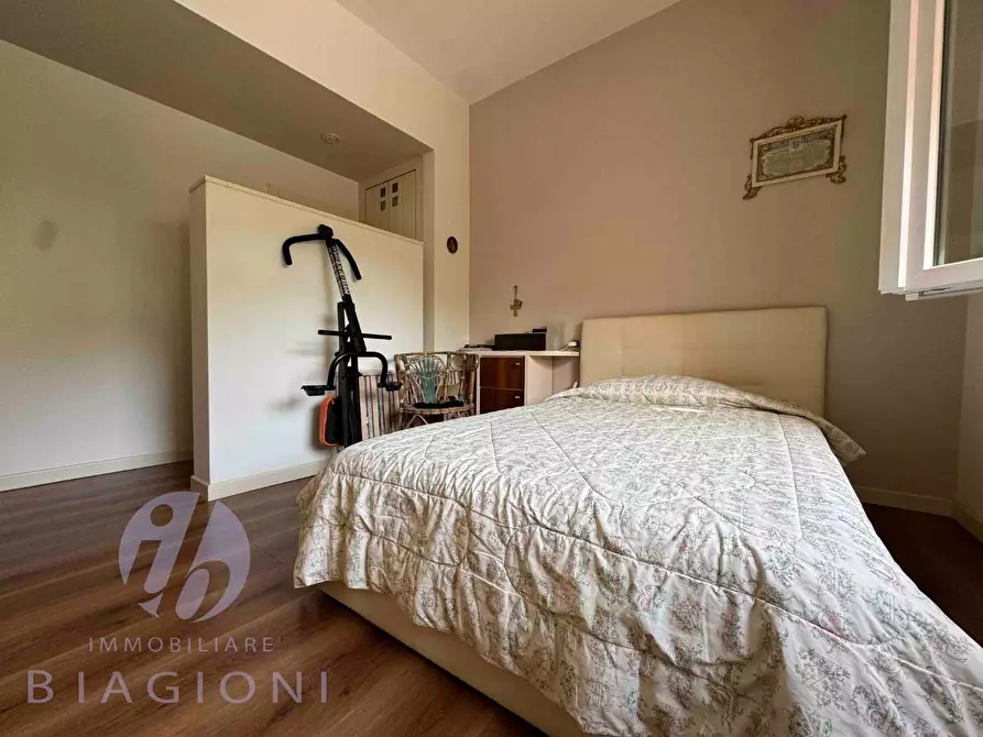 Immagine 20 di Casa bifamiliare in vendita  a Camaiore