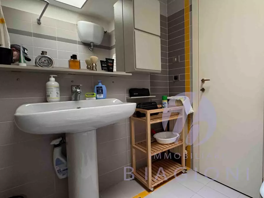 Immagine 24 di Casa bifamiliare in vendita  a Camaiore