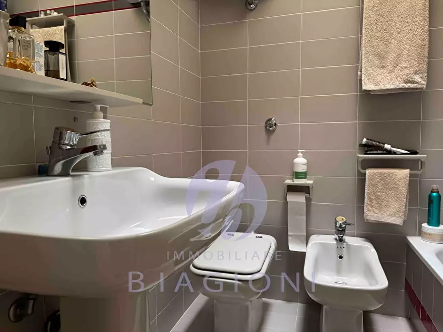 Immagine 16 di Casa bifamiliare in vendita  a Camaiore