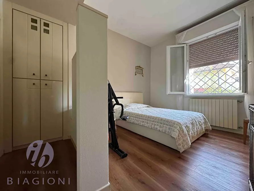 Immagine 19 di Casa bifamiliare in vendita  a Camaiore