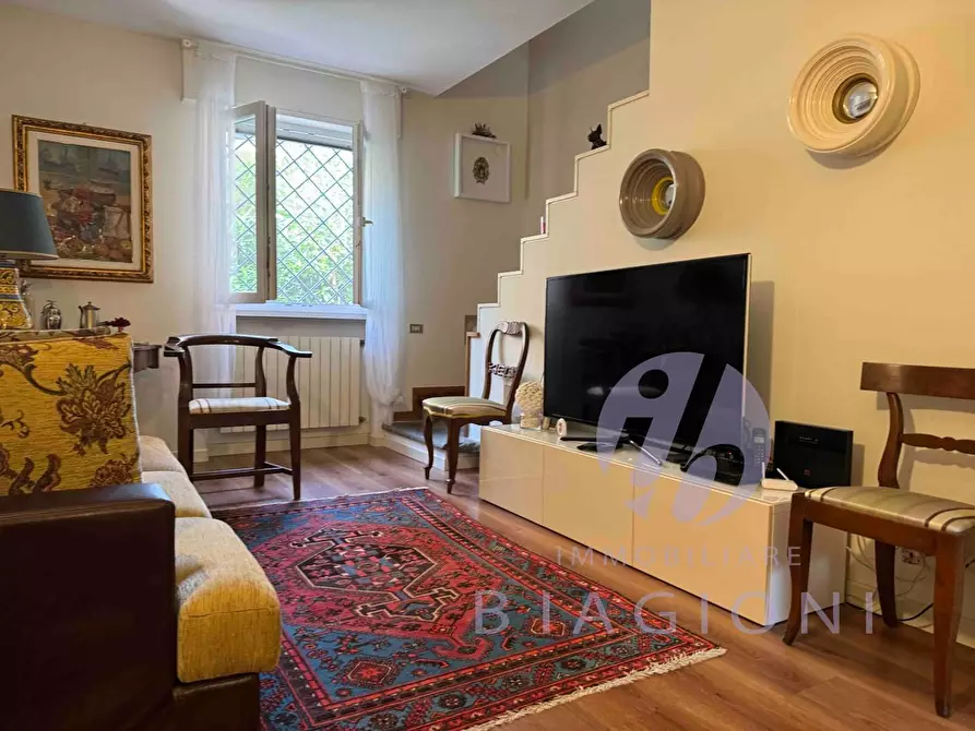 Immagine 10 di Casa bifamiliare in vendita  a Camaiore