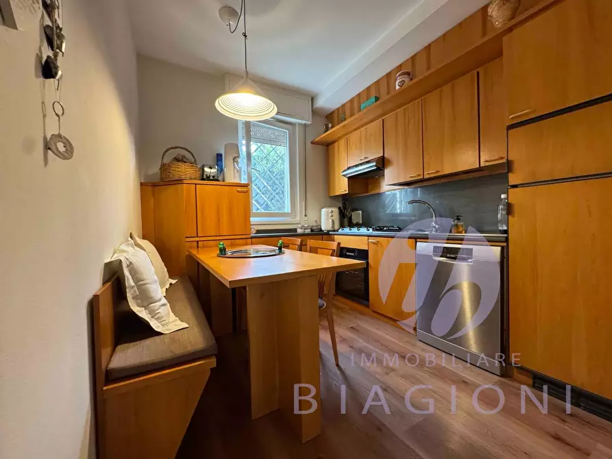 Immagine 11 di Casa bifamiliare in vendita  a Camaiore