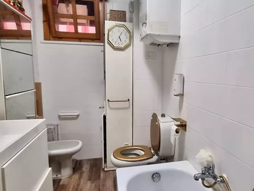 Immagine 11 di Appartamento in vendita  a Pisa