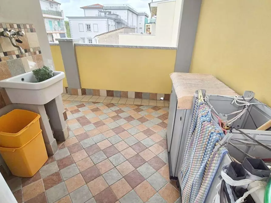 Immagine 9 di Casa bifamiliare in vendita  a Viareggio