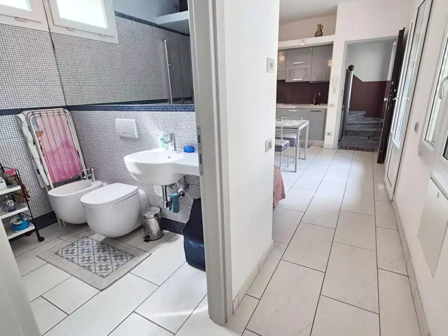 Immagine 52 di Casa bifamiliare in vendita  a Viareggio