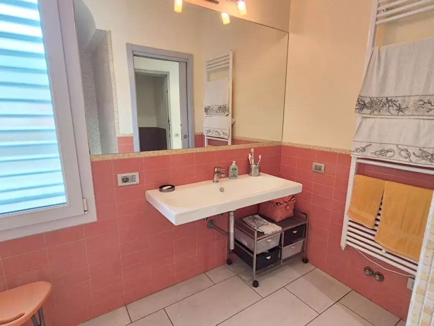 Immagine 30 di Casa bifamiliare in vendita  a Viareggio