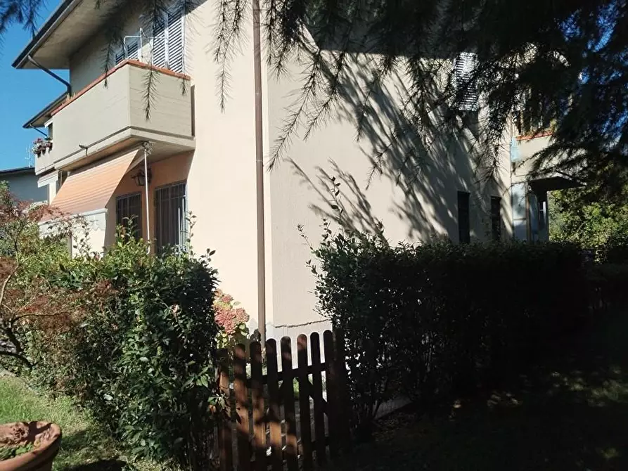 Immagine 5 di Appartamento in vendita  a Montignoso