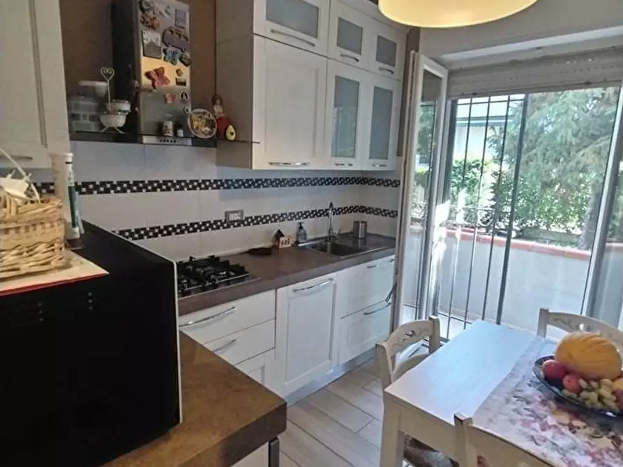 Immagine 11 di Appartamento in vendita  a Montignoso