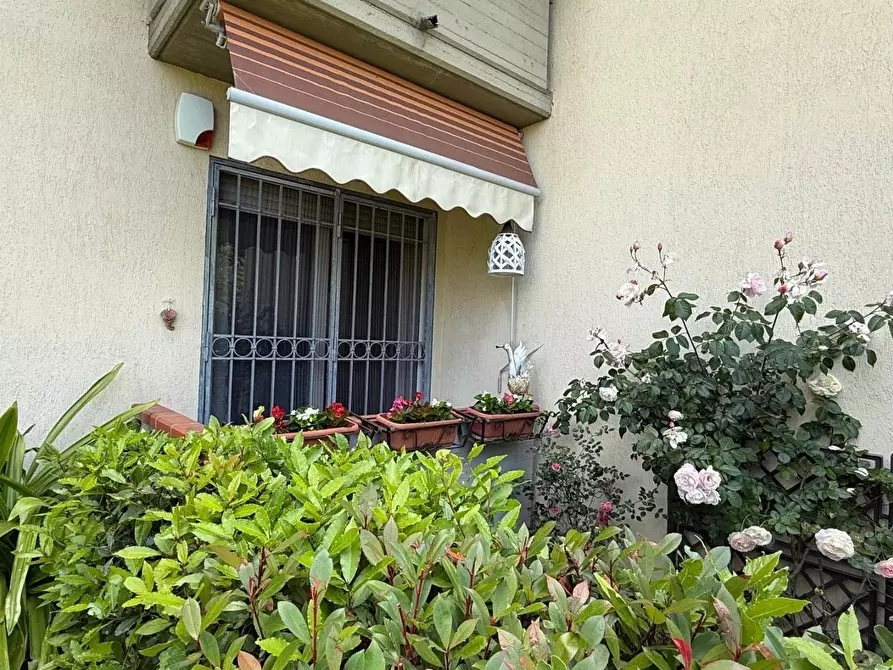 Immagine 4 di Appartamento in vendita  a Montignoso