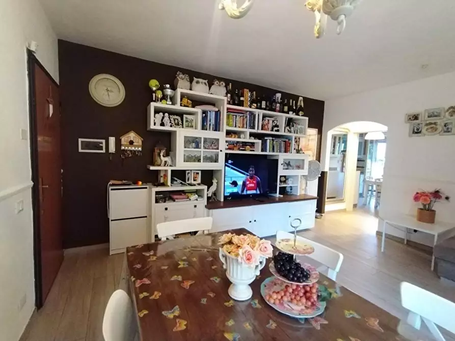 Immagine 6 di Appartamento in vendita  a Montignoso