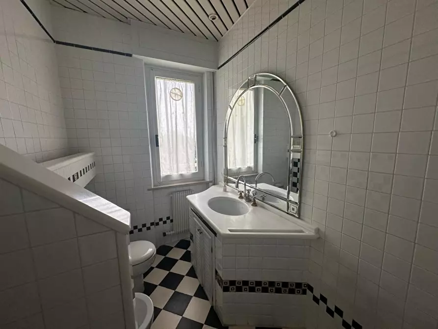 Immagine 30 di Appartamento in vendita  a Castelnuovo Magra