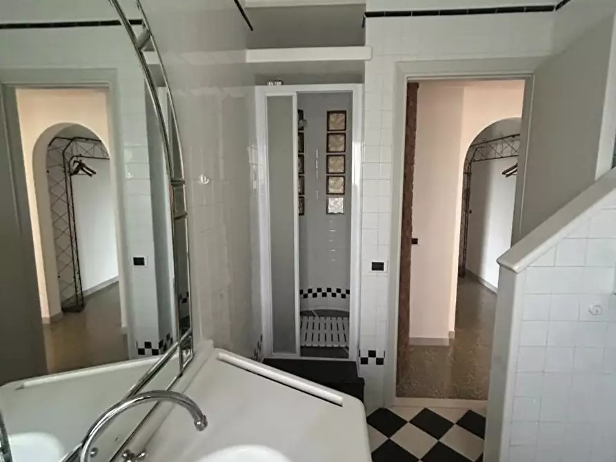 Immagine 12 di Appartamento in vendita  a Castelnuovo Magra