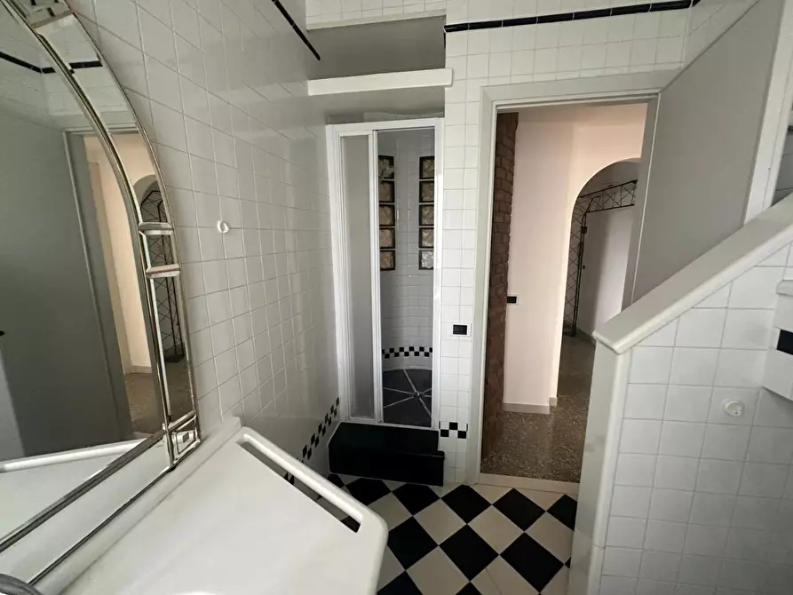 Immagine 32 di Appartamento in vendita  a Castelnuovo Magra