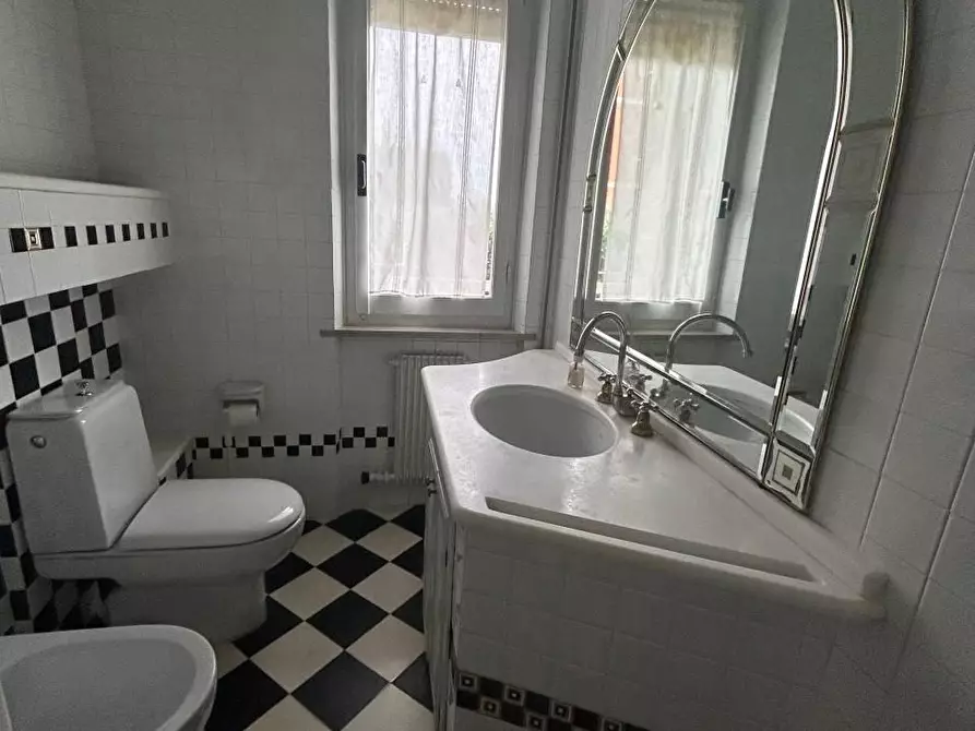 Immagine 14 di Appartamento in vendita  a Castelnuovo Magra