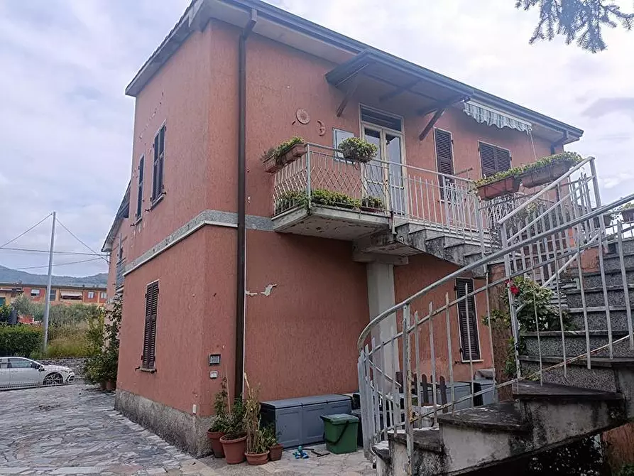 Immagine 3 di Casa bifamiliare in vendita  a Castelnuovo Magra