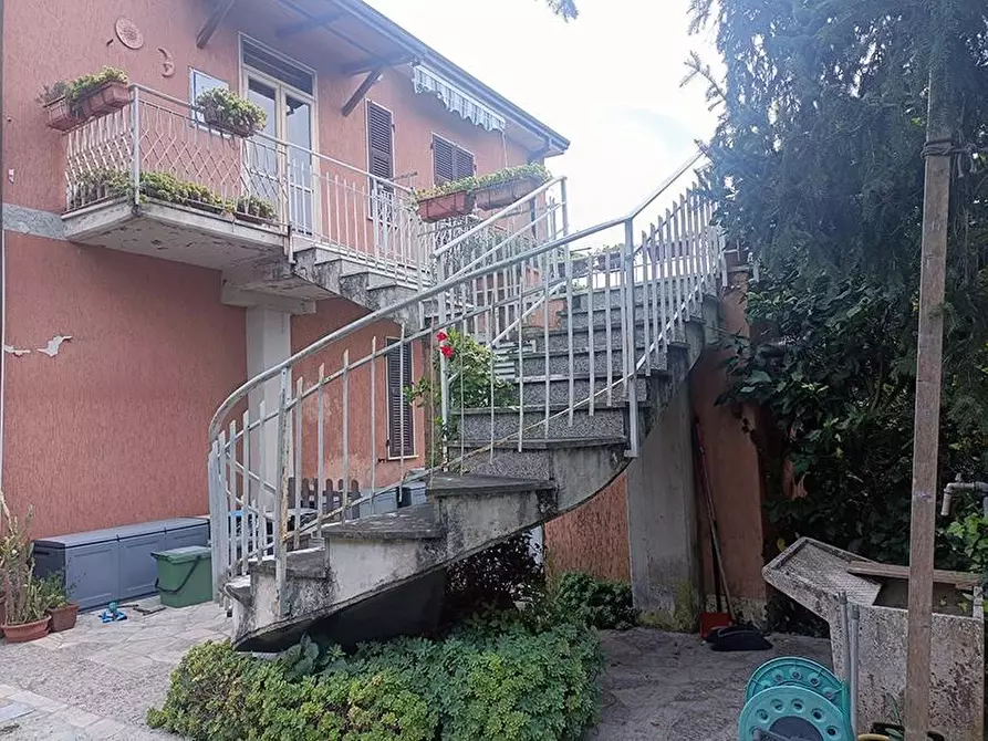 Immagine 2 di Casa bifamiliare in vendita  a Castelnuovo Magra