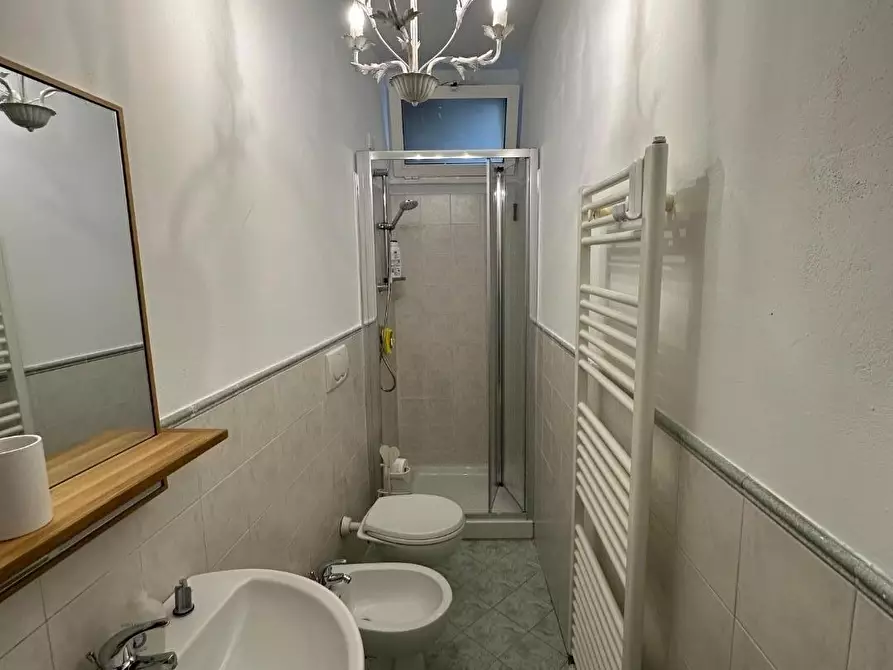 Immagine 13 di Appartamento in affitto  a Massa