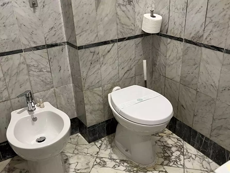 Immagine 13 di Appartamento in affitto  a Carrara