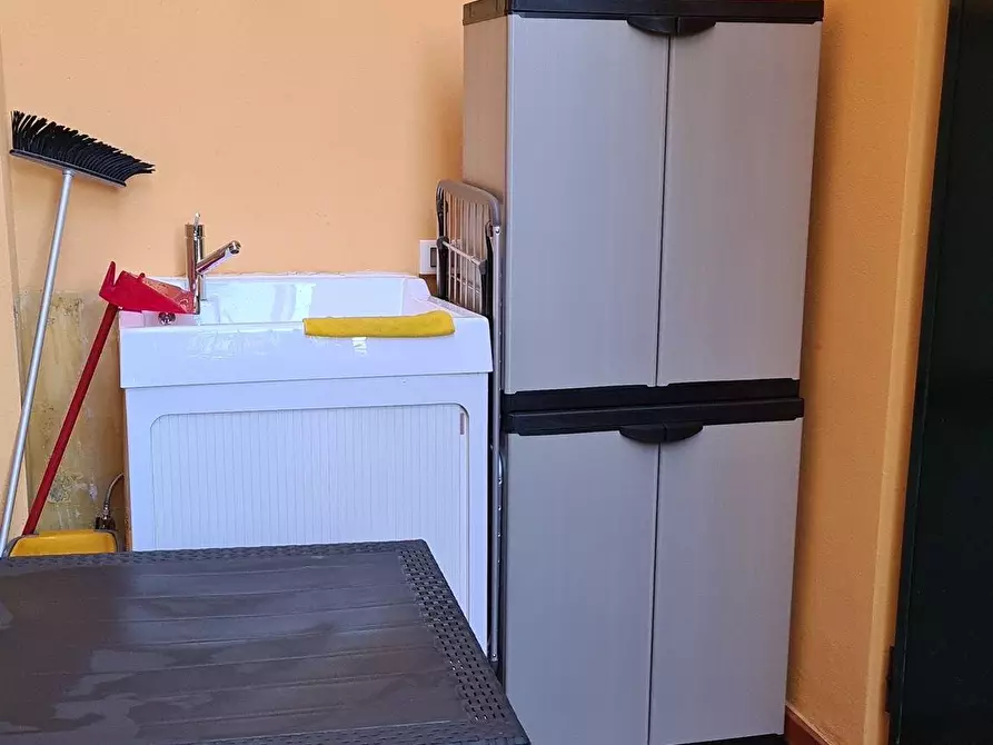 Immagine 11 di Appartamento in affitto  a Carrara