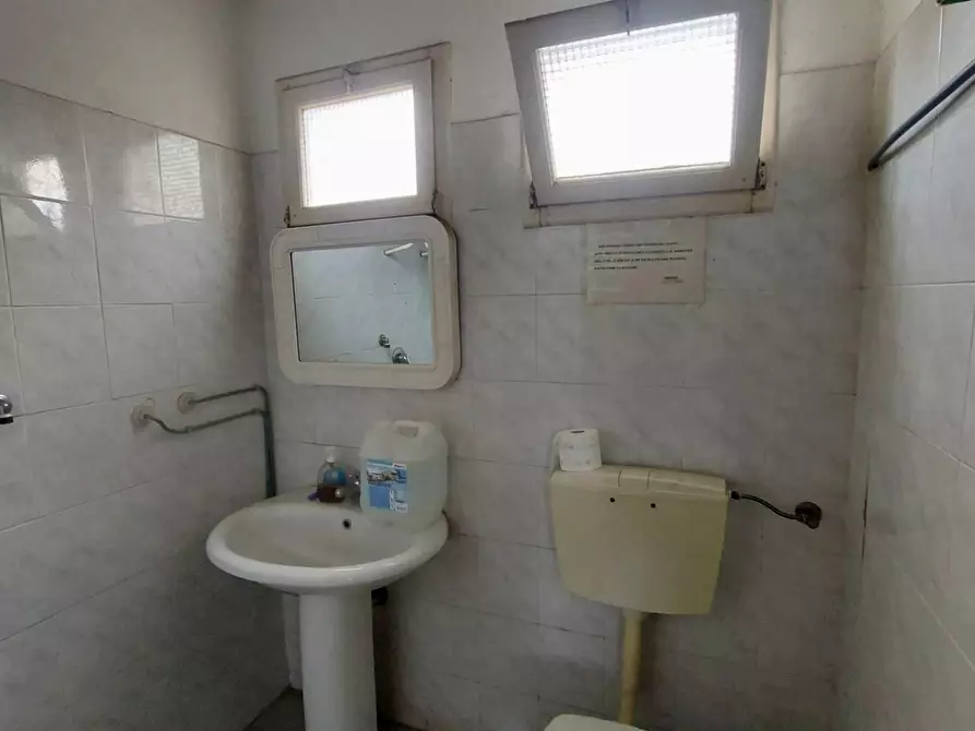 Immagine 5 di Capannone industriale in vendita  a Massarosa