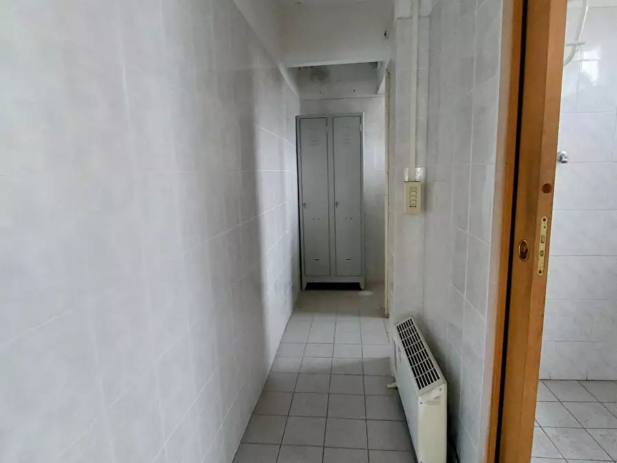 Immagine 4 di Capannone industriale in vendita  a Massarosa