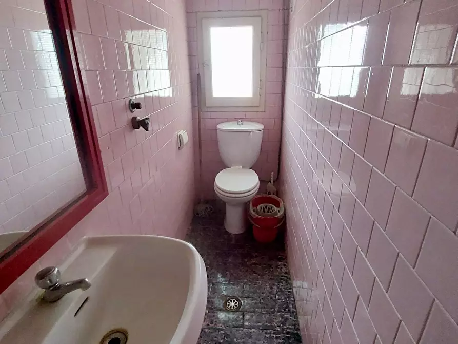 Immagine 15 di Capannone industriale in vendita  a Massarosa