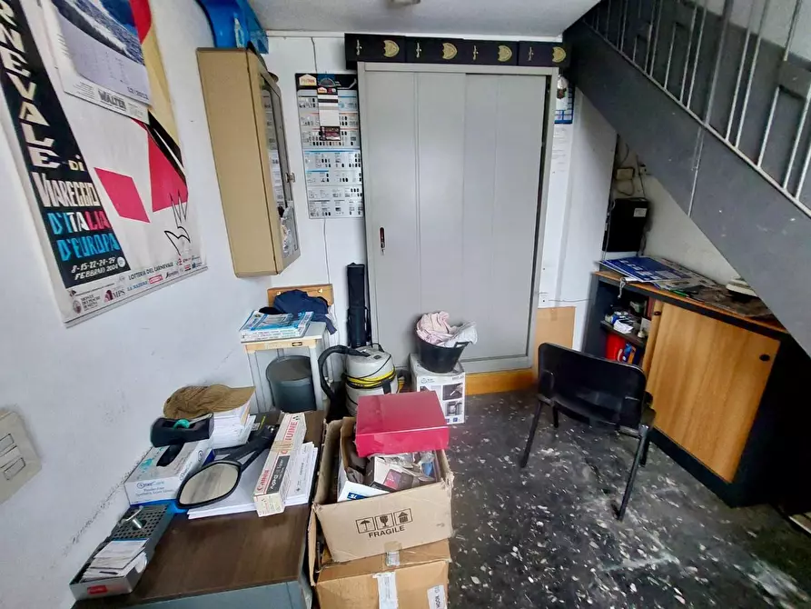 Immagine 12 di Capannone industriale in vendita  a Massarosa