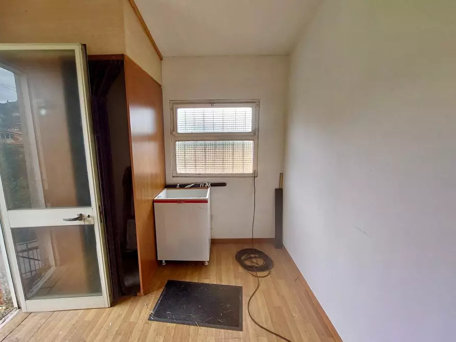 Immagine 19 di Capannone industriale in vendita  a Massarosa