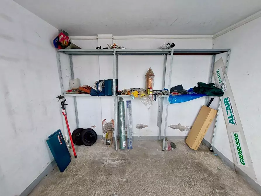 Immagine 11 di Capannone industriale in vendita  a Massarosa