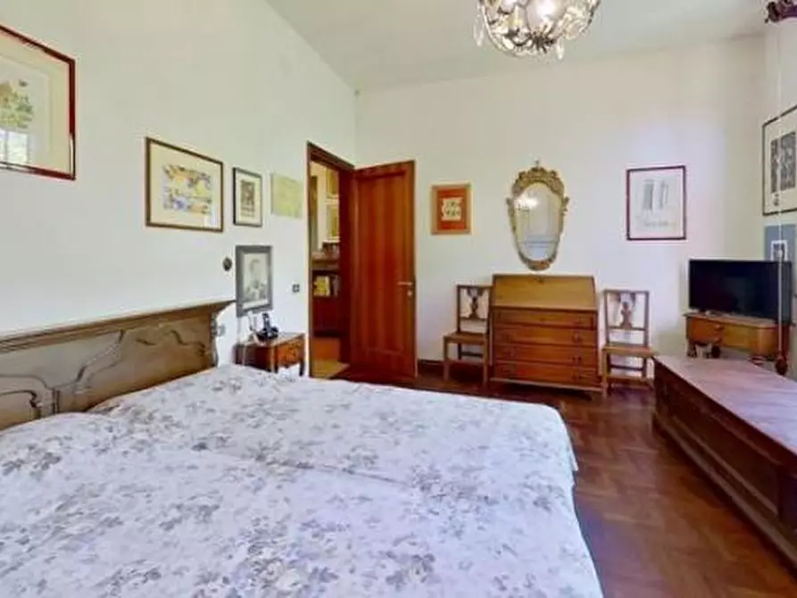 Immagine 12 di Villa in vendita  a San Giuliano Terme