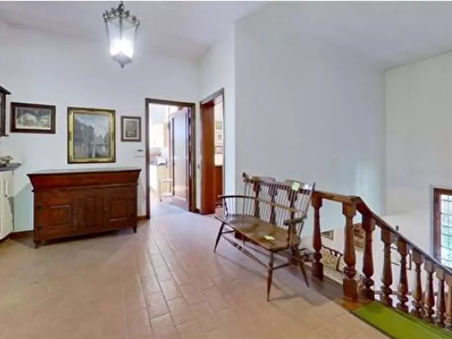 Immagine 2 di Villa in vendita  a San Giuliano Terme