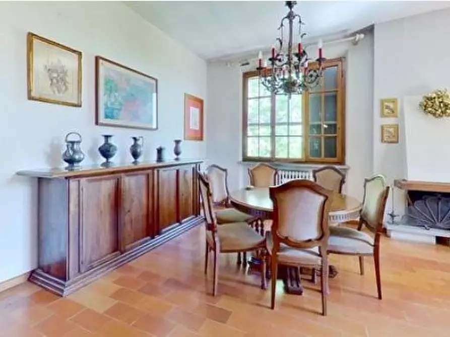 Immagine 4 di Villa in vendita  a San Giuliano Terme