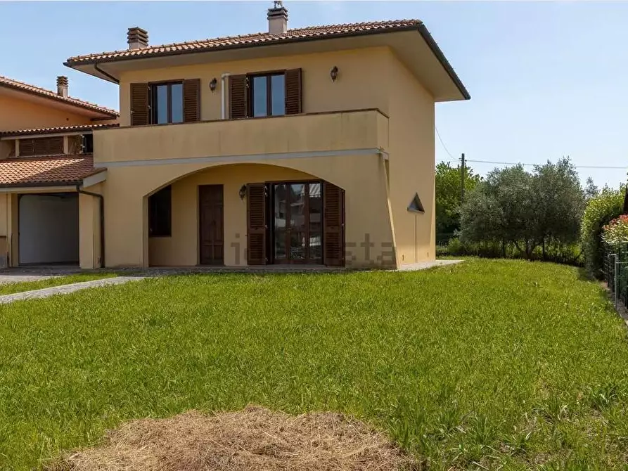 Immagine 1 di Casa bifamiliare in vendita  a San Giuliano Terme