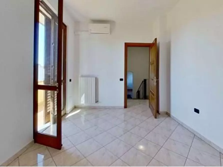 Immagine 10 di Casa bifamiliare in vendita  a San Giuliano Terme