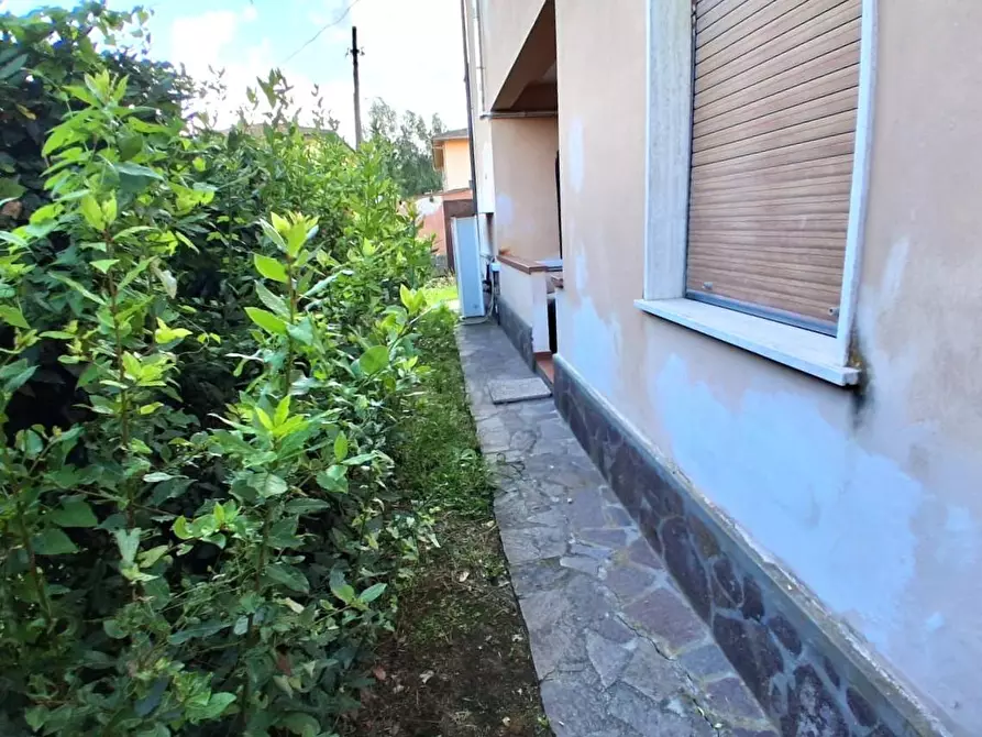 Immagine 19 di Appartamento in vendita  a Lucca