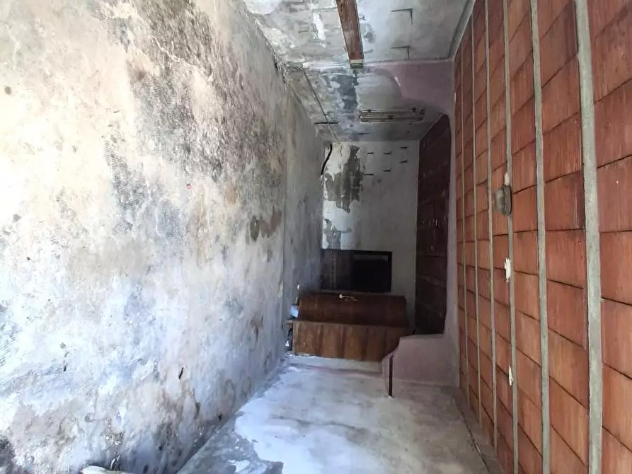 Immagine 21 di Appartamento in vendita  a Lucca