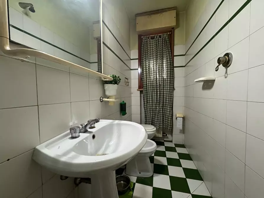 Immagine 11 di Villetta a schiera in vendita  a Viareggio