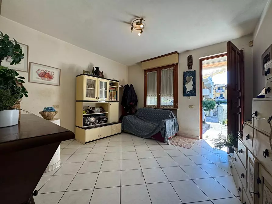 Immagine 2 di Villetta a schiera in vendita  a Viareggio