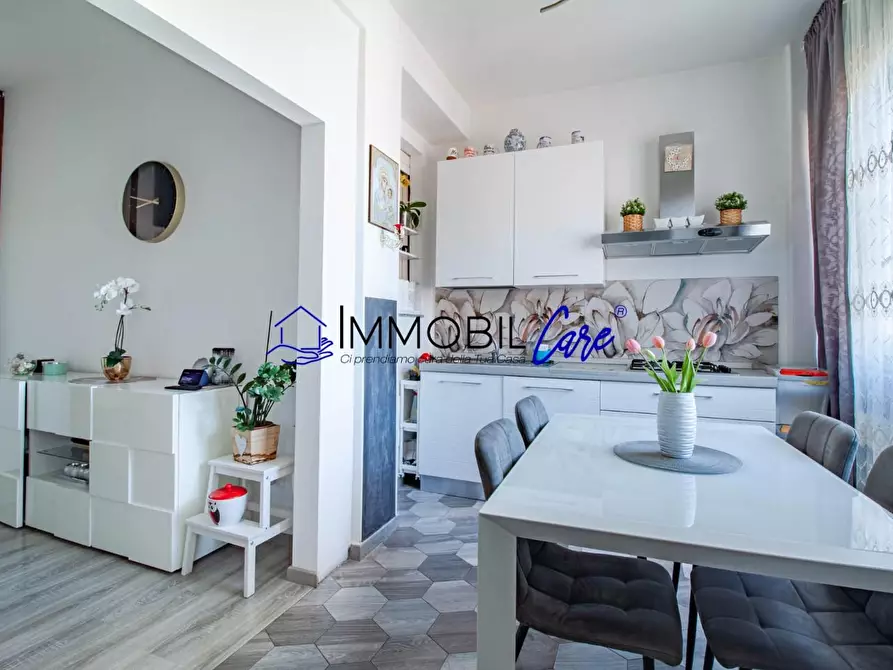 Immagine 12 di Appartamento in vendita  a Livorno