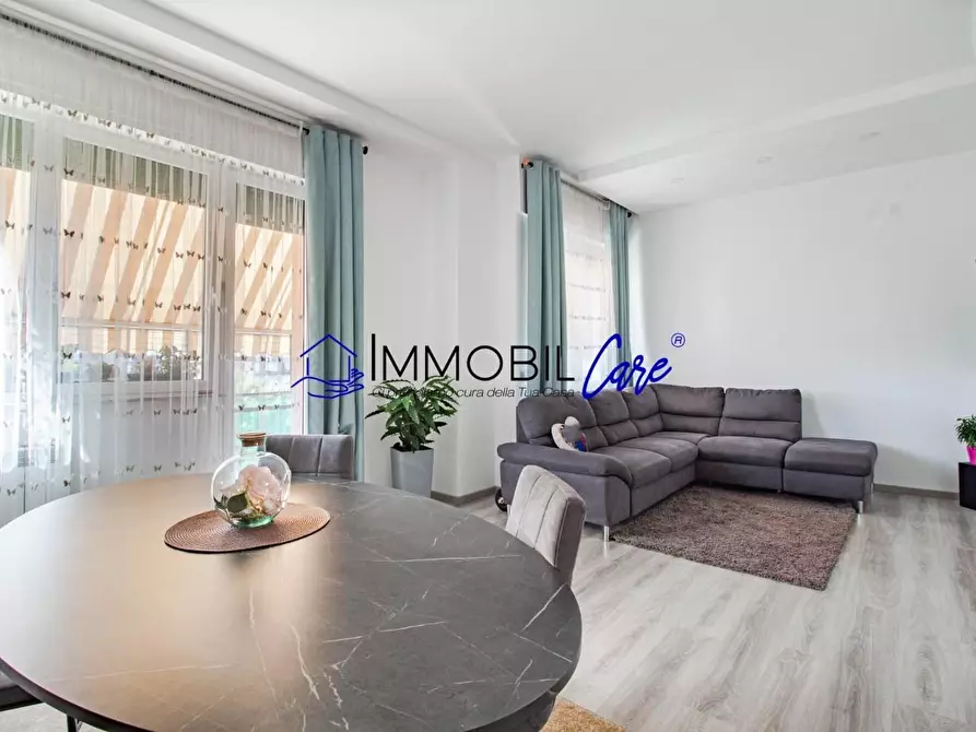 Immagine 2 di Appartamento in vendita  a Livorno