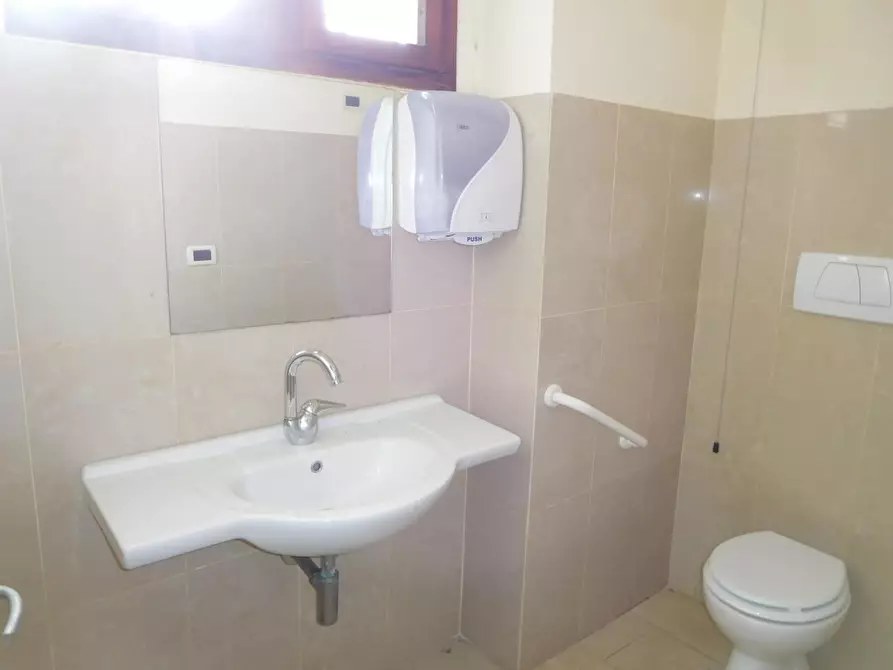 Immagine 5 di Ufficio in vendita  a Pisa