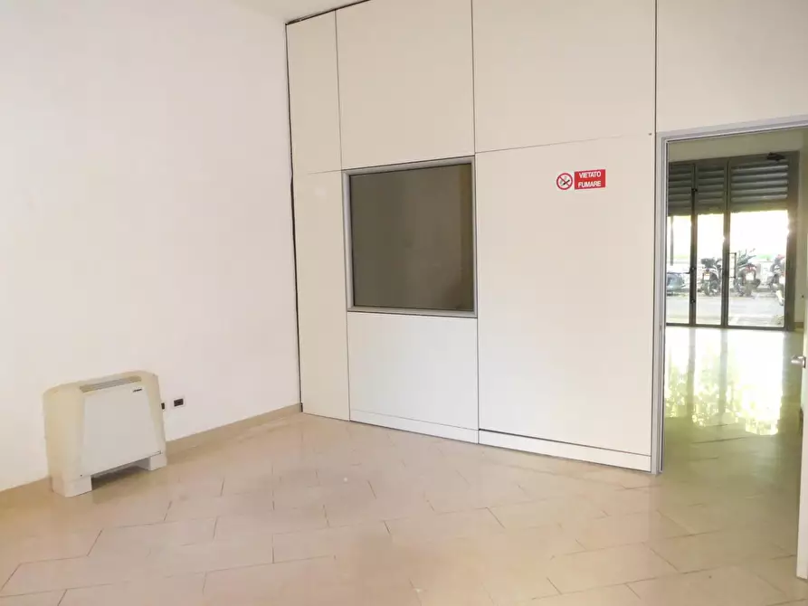 Immagine 4 di Ufficio in vendita  a Pisa