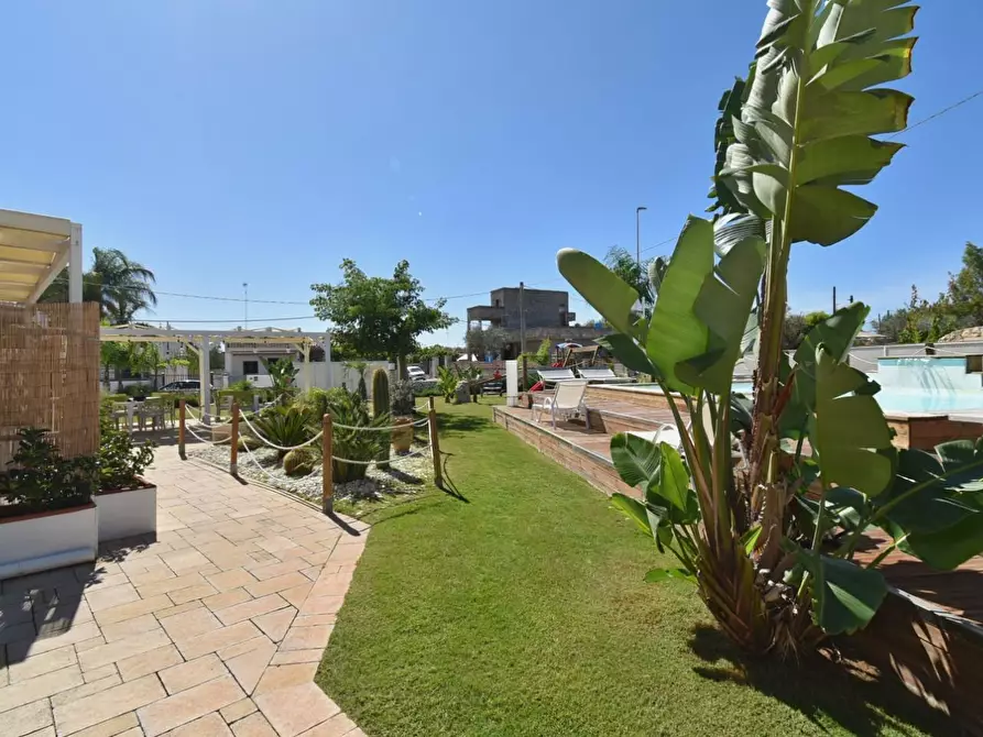 Immagine 27 di Albergo/B&B/Residence in vendita  a Nardo'