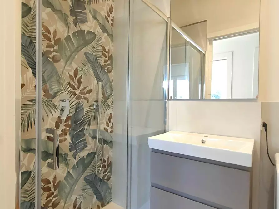 Immagine 16 di Appartamento in vendita  a Massa